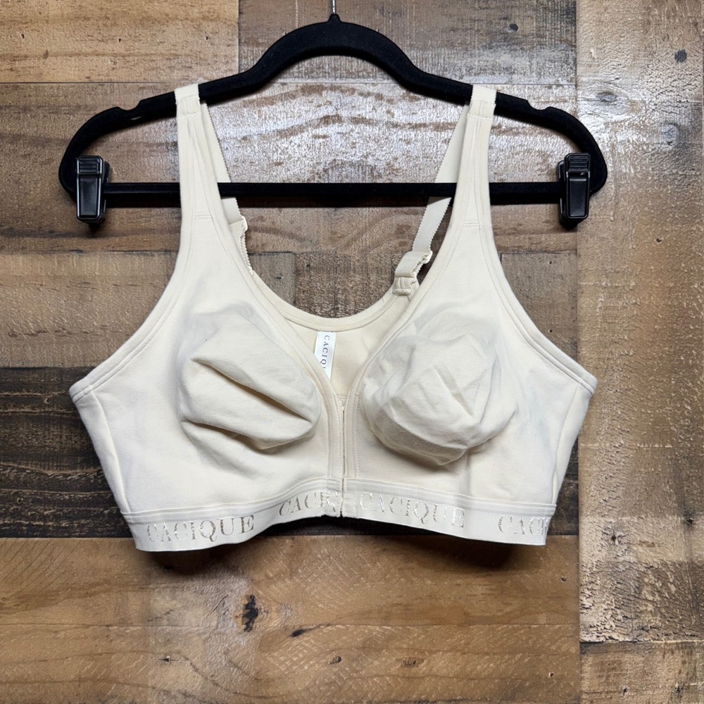 Cacique Front Closure Bra Size 42C Comfort Bra Beige Adjustable Straps